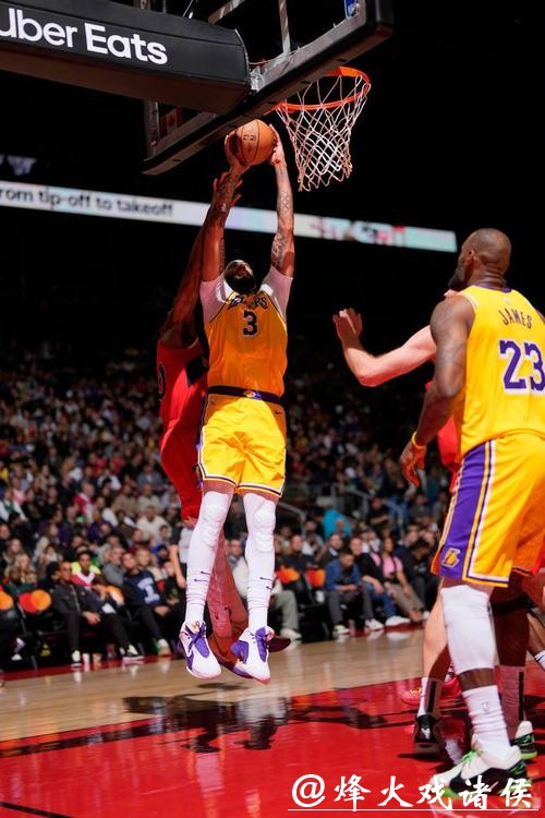 浓眉38+12詹姆斯27+10 湖人力克猛龙终结连败